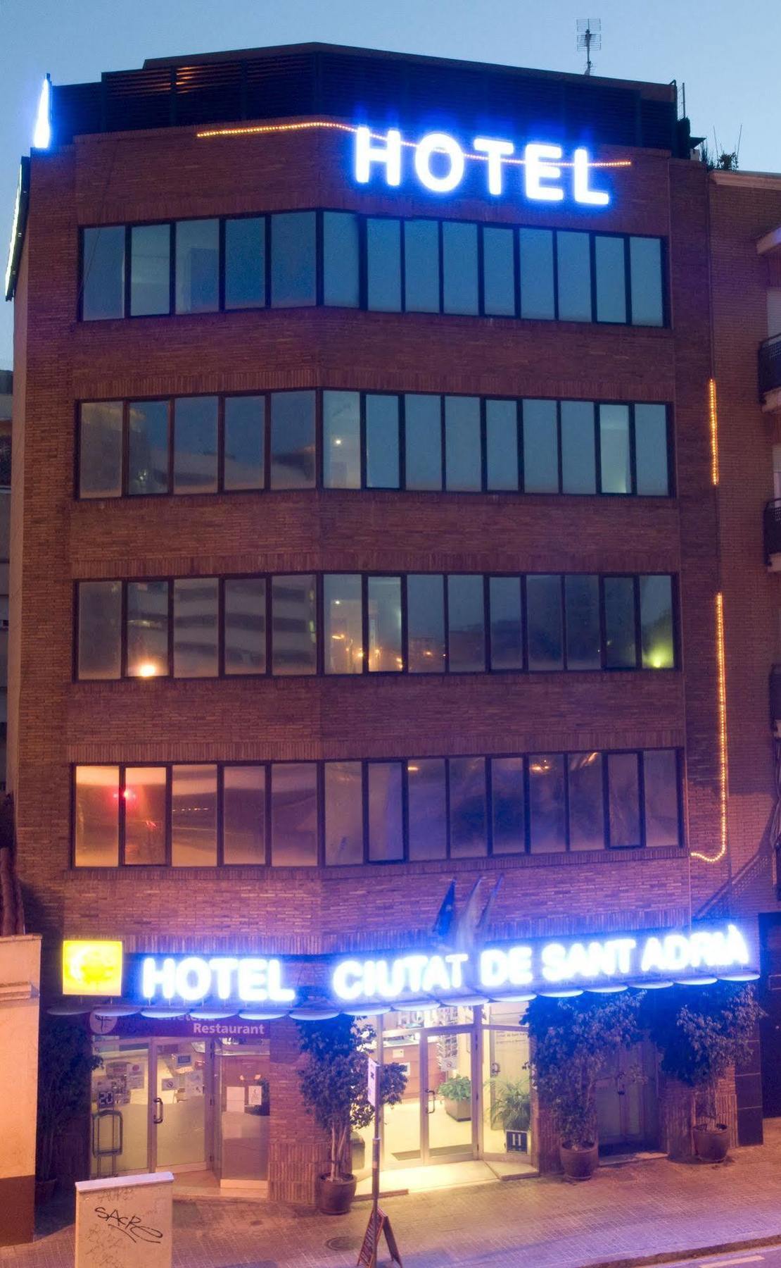Hotel Ciutat De Sant Adria Sant Adria de Besos Exterior foto